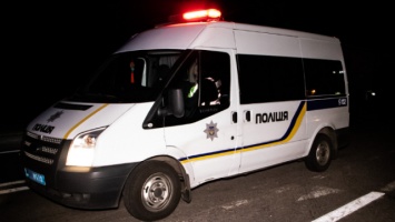 Оторвало ноги: под Киевом Opel сбил мужчину и женщину
