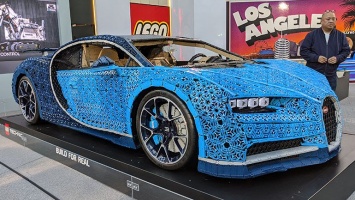 Bugatti представил в Лос-Анджелесе полномасштабную Lego-версию Chiron (ВИДЕО)
