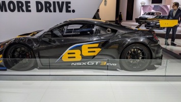 «Заряженный» Acura NSX GT3 Evo дебютировал в Лос-Анджелесе (ФОТО)