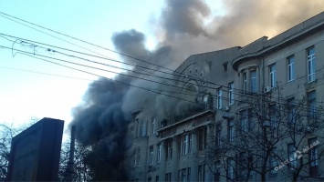 На Троицкой горит многоэтажка: есть пострадавшие (видео)