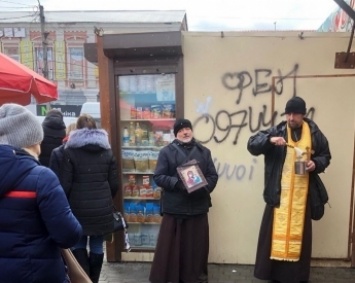 Самозванцы в рясах из Мелитополя перекочевали в Запорожье (видео)