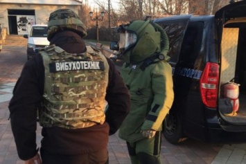 Неизвестный сообщил в полицию о "колонне техники со взрывчаткой" на трассе Киев-Одесса