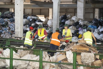 В Киеве переработали лишь 15% отсортированного киевлянами мусора. Что не так