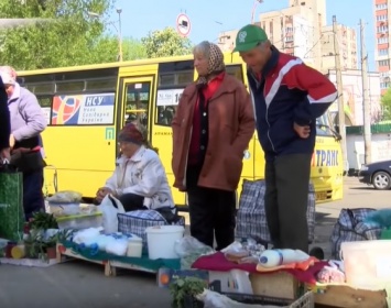 Украинцам объяснили "феномен" их бедности