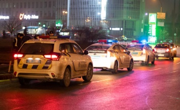В Киеве Lexus на полной скорости влетел в пассажирский автобус: есть серьезно пострадавшие