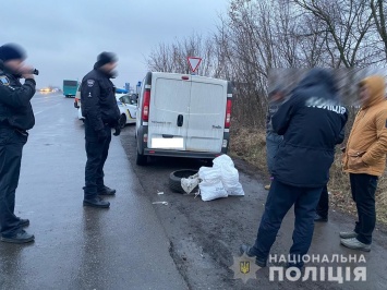 В Ровенской области главу сельсовета задержали с 30 кг янтаря
