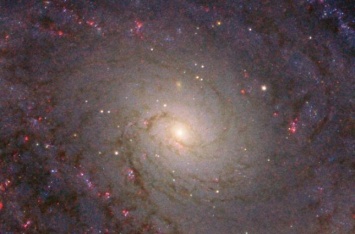 "Хаббл" сделал снимок редкой спиральной галактики