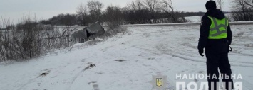 В Запорожской области спасатели и полицейские продолжают вытаскивать автомобили из снежных заносов