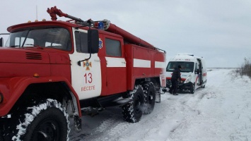 Как в Запорожской области спасали людей из снежного плена - фото