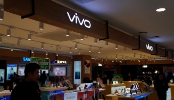 Два загадочных 5G-смартфона Vivo замечены в Geekbench