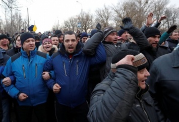 Это элемент информвойны: украинский генерал выдвинул версии возникновения протеста в Новых Санжарах