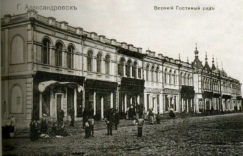 Во время реконструкции сквера Пионеров нашли остатки торговых рядов Александровска, - ФОТО