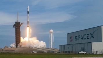 SpaceX наметила на май пилотируемый полет Crew Dragon