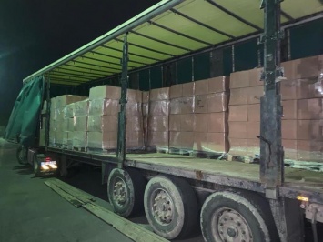На Волыни правоохранители задержали грузовик с 20 тоннами фальсифицированных антисептиков (фото)