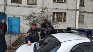 В Запорожской области злоумышленник пытался сбежать от полиции и выпрыгнул в окно