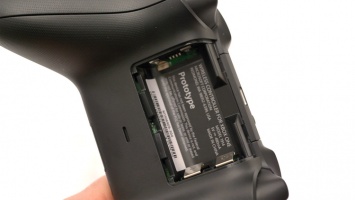 Microsoft объяснила, почему в геймпаде Xbox Series X все еще используются батарейки