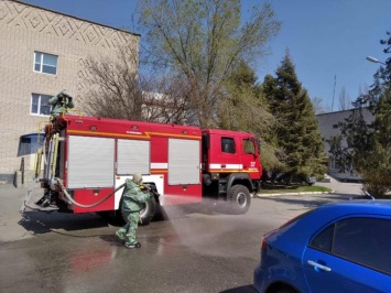 Спасатели провели санитарную обработку улиц в Павлограде и Терновке
