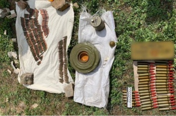 На Херсонщине обнаружили тайник с боеприпасами и средствами поражения