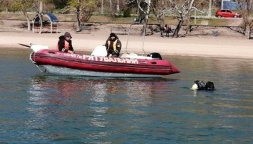 Мариупольские водолазы чистят акваторию Азовского моря