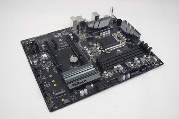 ASRock Z490 Phantom Gaming 4SR стала первой материнской платой нового стандарта ATX12VO