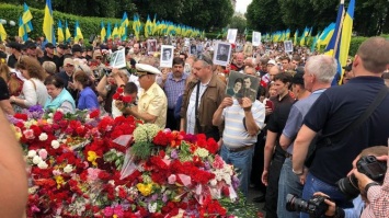Рада приняла закон о массовом тестировании, призыв не праздновать 9 мая, МВФ отказал Украине в долгосрочной программе