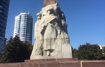Дань мужеству: памятники и монументы Днепропетровщины