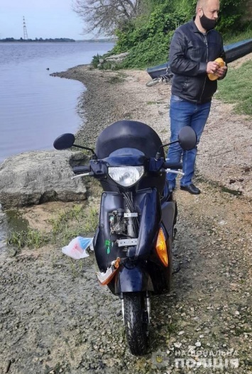 Дело об украденном скутере на Херсонщине: угнать и утопить
