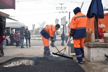 В Крыму в апреле отремонтировали более 62 тысяч квадратных метров дорог