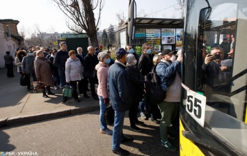 В Киеве запустили больше транспорта: все маршруты и графики