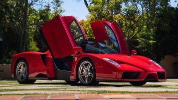 Идеальный Ferrari Enzo 2003 года продали за 2 640 000 долларов