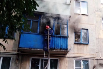 В Першотравенске во время пожара спасен 82-летний мужчина