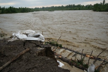 Черновцам грозит затопление из-за паводка на Пруте