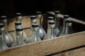 Житель Мелитополя организовал подпольный цех по производству алкоголя