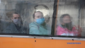 Черновцы ослабляют карантин - в транспорт будут пускать всех
