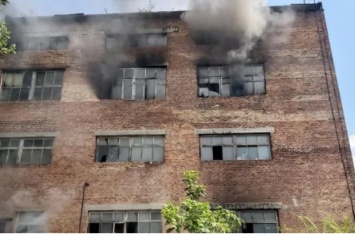 Масштабный пожар в Днепре: горит метизный завод