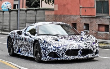 Прототип суперкара Maserati запечатлели на дороге (ФОТО)