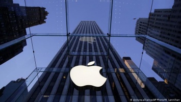 Apple стала первой компанией в США стоимостью свыше 2 трлн долларов