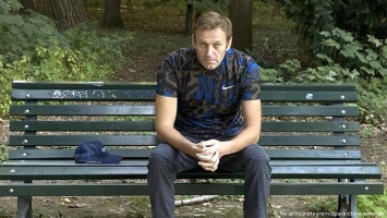 Журналист Spiegel о встрече с Навальным: "Руки еще трясутся, но он много шутит"
