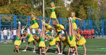 В Киевском районе открыли новый школьный стадион
