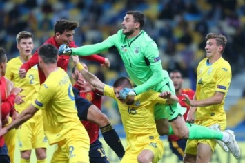 Динамовцы помогли сборной Украины обыграть Испанию