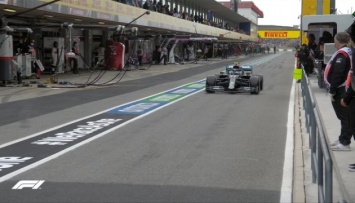 Формула-1: Хэмилтон выиграл Гран-при Португалии и побил рекорд Шумахера