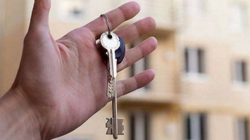 Детям-сиротам из Никополя, Покрова и Марганца вручили ключи от квартир