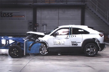 Новая Mazda MX-30 EV получила высшие оценки в тесте Euro NCAP