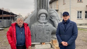 В Житомирской области создали памятник космонавту Леониду Каденюку