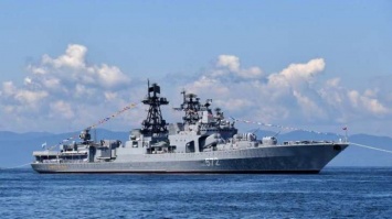 Россиянам не понравился американский корабль, который "пытался напасть" на них
