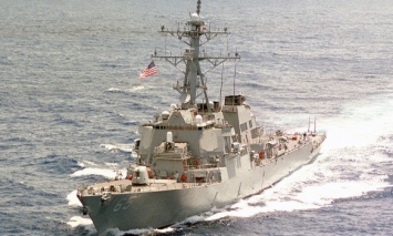 РФ пригрозила протаранить американский эсминец в Японском море