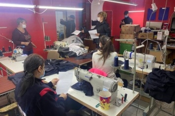 В Первомайске накрыли современный швейный цех с нелегальными работниками