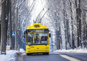 Не жди зря: как ездят троллейбусы после падения фонарей на Шулявском мосту