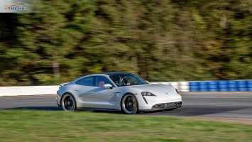 Porsche Taycan Turbo S на шинах Pirelli обновил рекорд трассы Road Atlanta