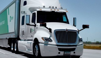 Беспилотные грузовики в этом году появятся на дорогах США